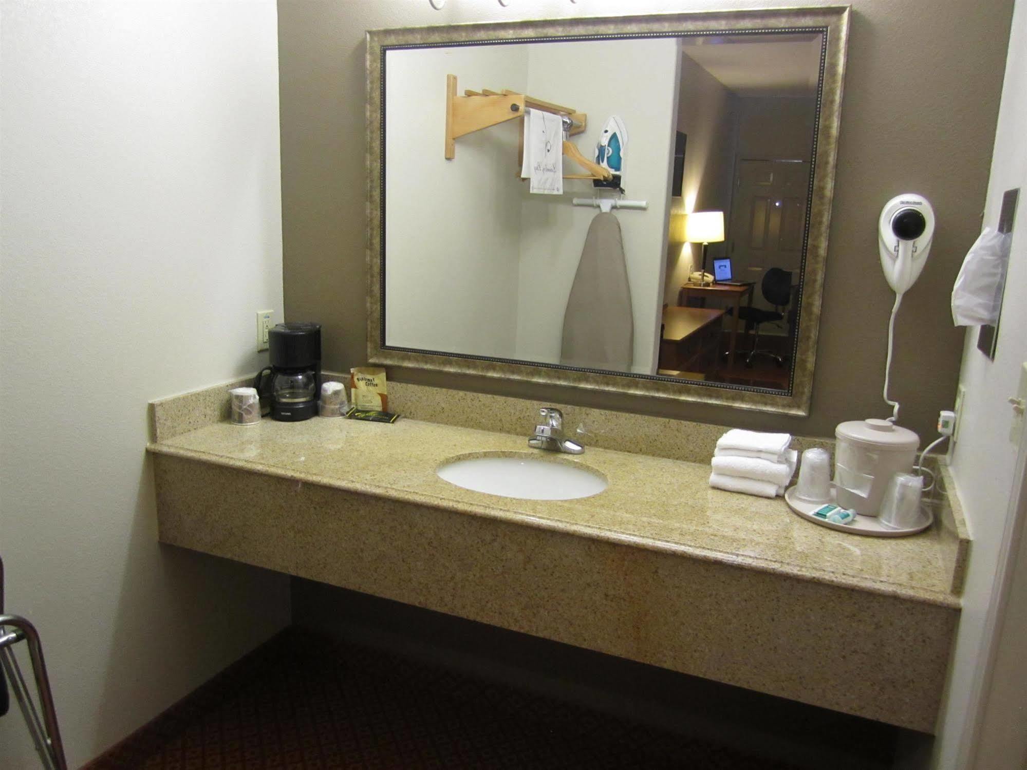 Executive Inn & Suites - Jewett Kültér fotó